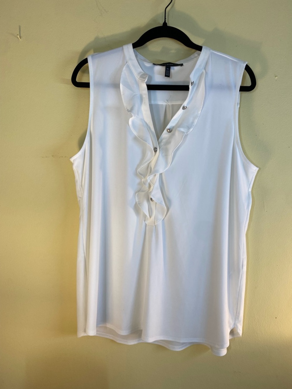 White House Black Market White Ruffle-Trim V-Neck Blouse NWO Tags - Picture 2 of 7
